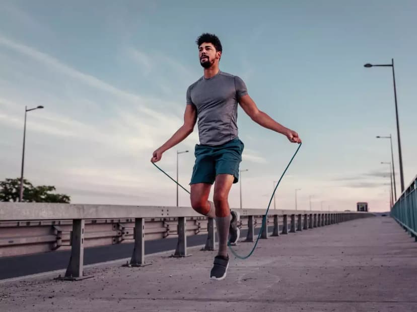 Gym သွားဖို့မလိုဘဲ အိမ်မှာတင်လုပ်နိုင်တဲ့ လေ့ကျင့်ခန်းများ – 5