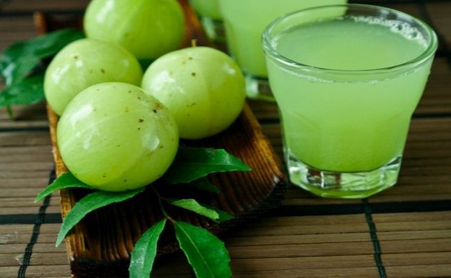 Lettuce-And-Indian-Gooseberry-Juice