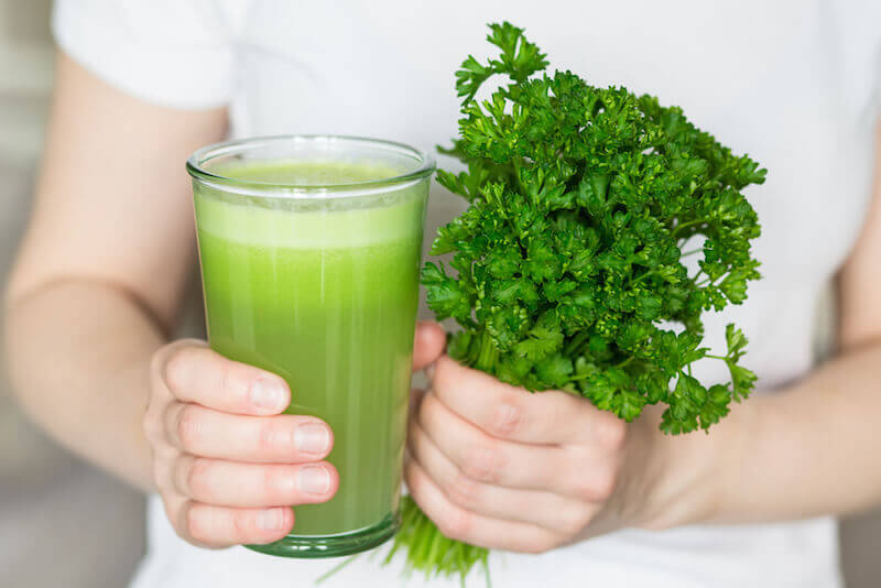 health-benefits-of-drinking-parsley-juice