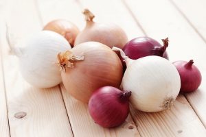 ultimate-onion-cheat-sheet-which-onion-goes-best-with-what.w1456