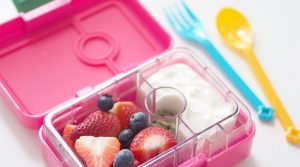 Yumbox-MiniSnack-Lunchboxes-FEATURE-1170x650